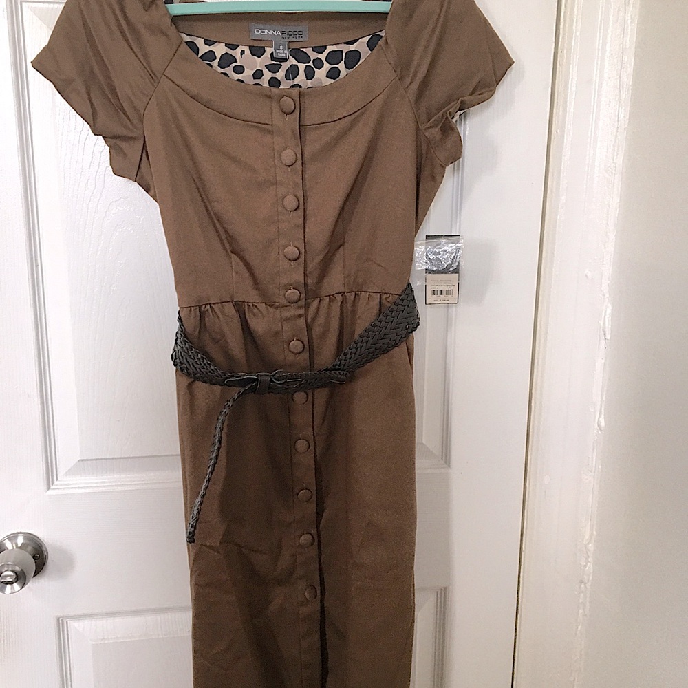 NWT Donna Ricco Women’s Brown Dress with belt